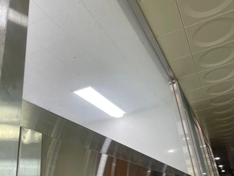 시흥 약국 유리창 청소 작업 현장 1